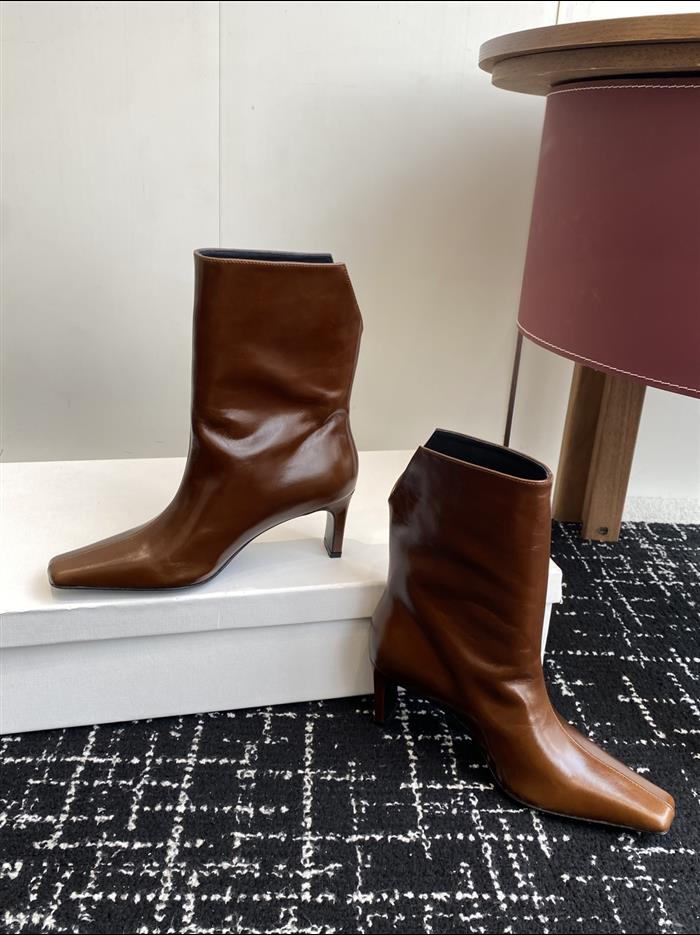 20251128174410686 390